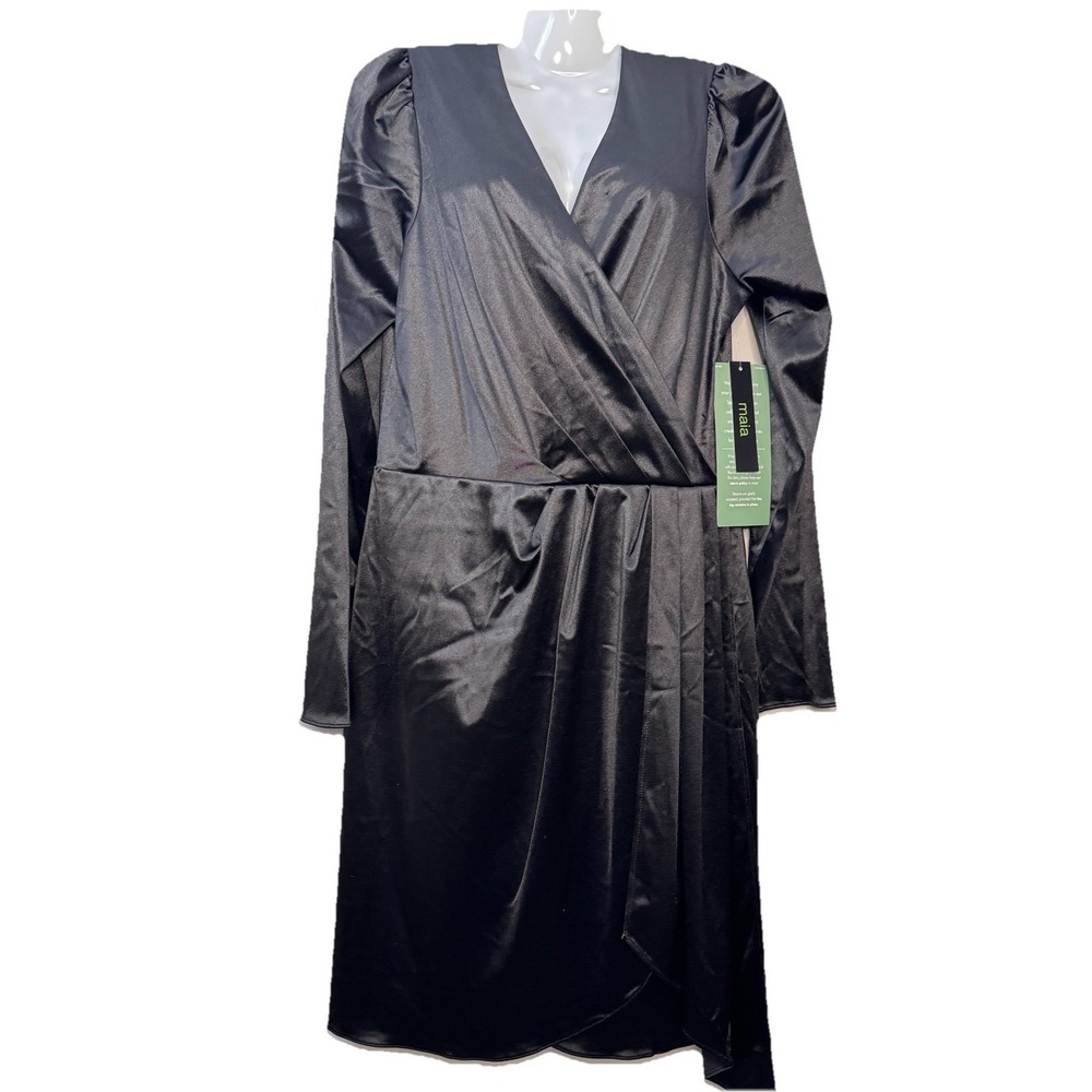Black Dress‎ Side Pleated Dress Knee Length Size 4 V-neck Little Black Dress